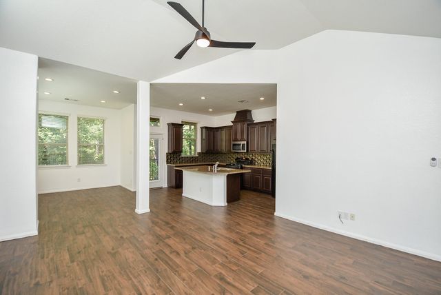 18 Cheswood Manor Drive, The Woodlands, TX 77382