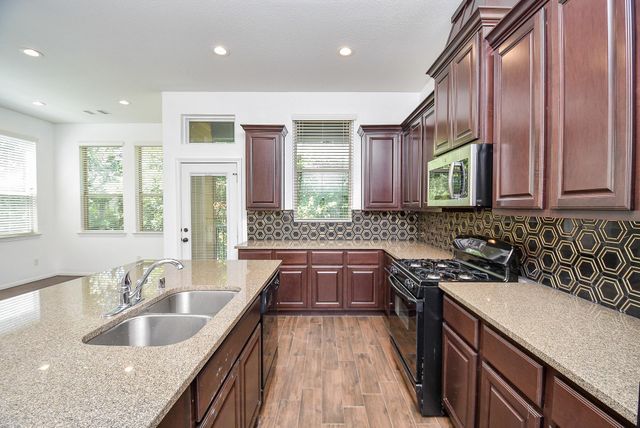 18 Cheswood Manor Drive, The Woodlands, TX 77382