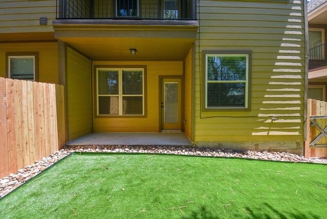 18 Cheswood Manor Drive, The Woodlands, TX 77382