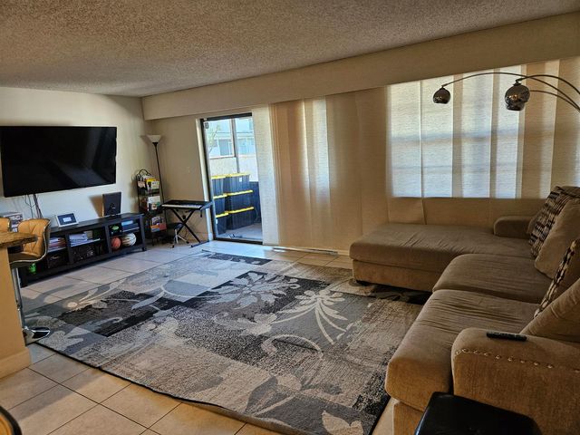 2617 N 40th Avenue, Hollywood, FL 33021