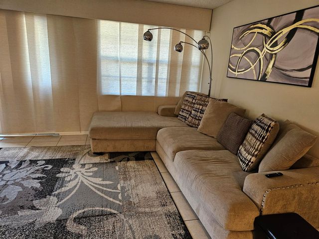 2617 N 40th Avenue, Hollywood, FL 33021
