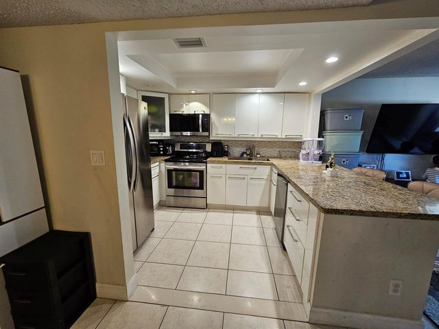 2617 N 40th Avenue, Hollywood, FL 33021