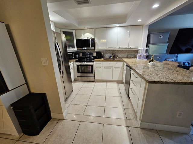 2617 N 40th Avenue, Hollywood, FL 33021
