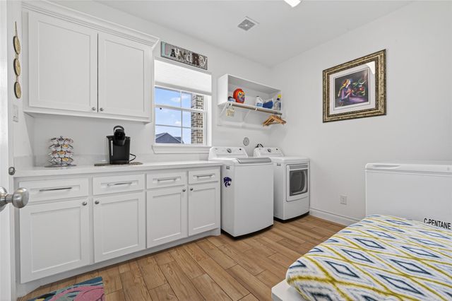 9711 Neon Moon Drive, Needville, TX 77461