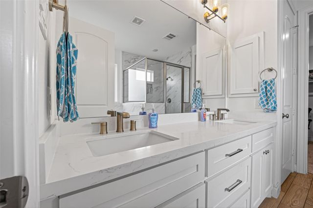 9711 Neon Moon Drive, Needville, TX 77461