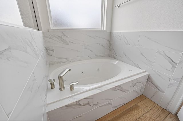 9711 Neon Moon Drive, Needville, TX 77461