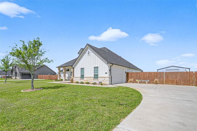 9711 Neon Moon Drive, Needville, TX 77461