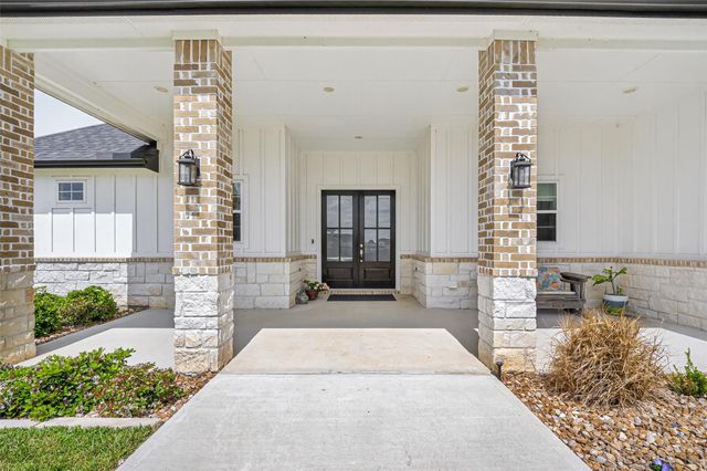 9711 Neon Moon Drive, Needville, TX 77461