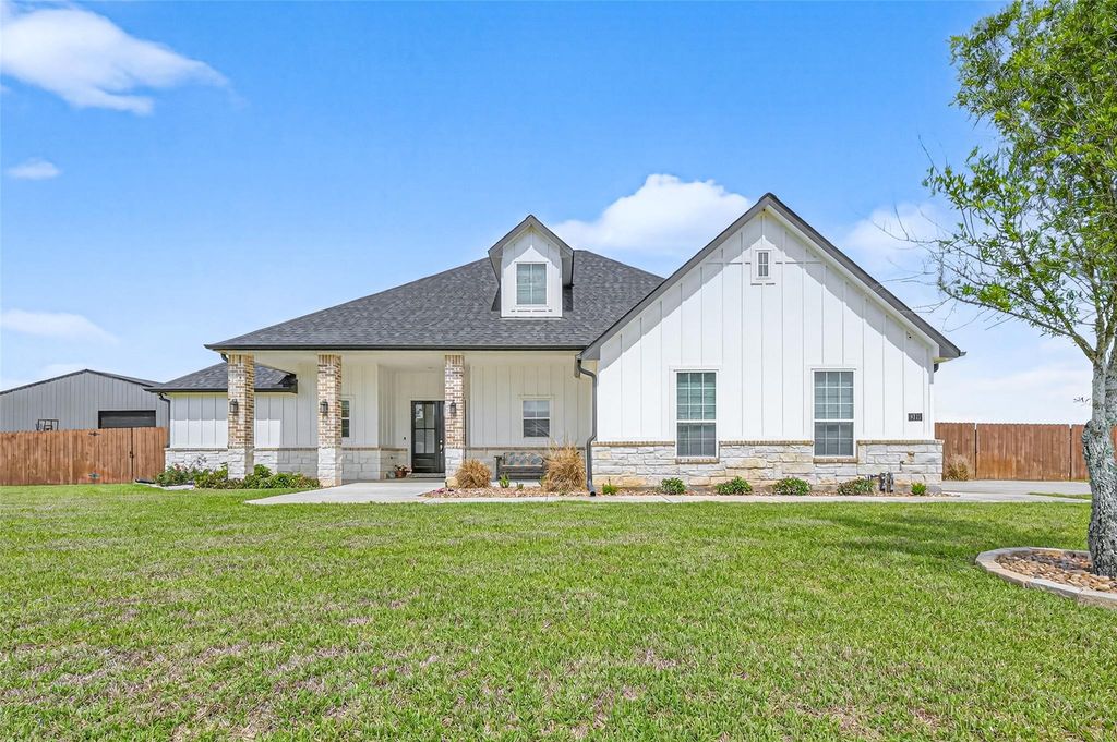 9711 Neon Moon Drive, Needville, TX 77461