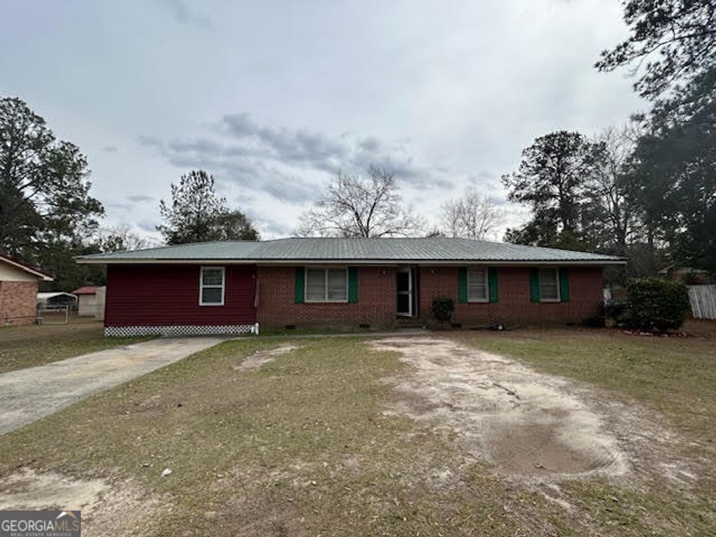 1502 Camellia Drive, Dublin, GA 31021