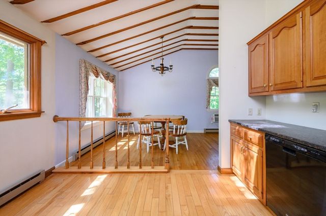 371 Gardner St, Hingham, MA 02043