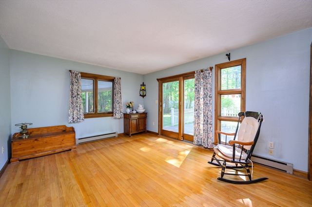 371 Gardner St, Hingham, MA 02043