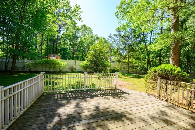 371 Gardner St, Hingham, MA 02043