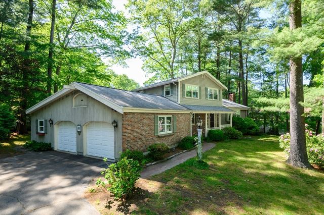 371 Gardner St, Hingham, MA 02043