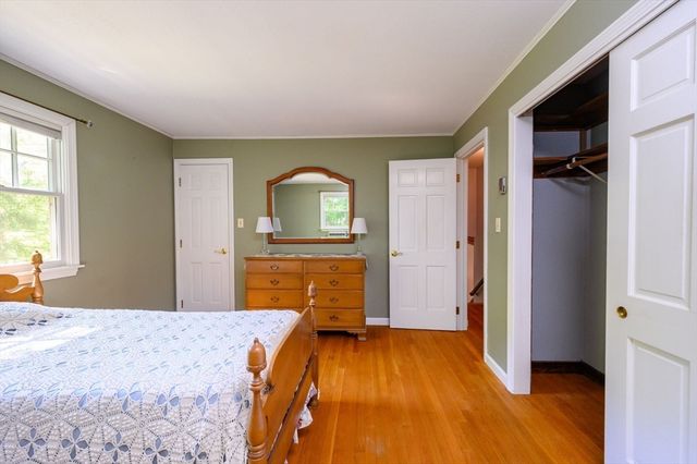371 Gardner St, Hingham, MA 02043