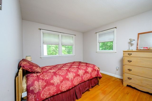 371 Gardner St, Hingham, MA 02043