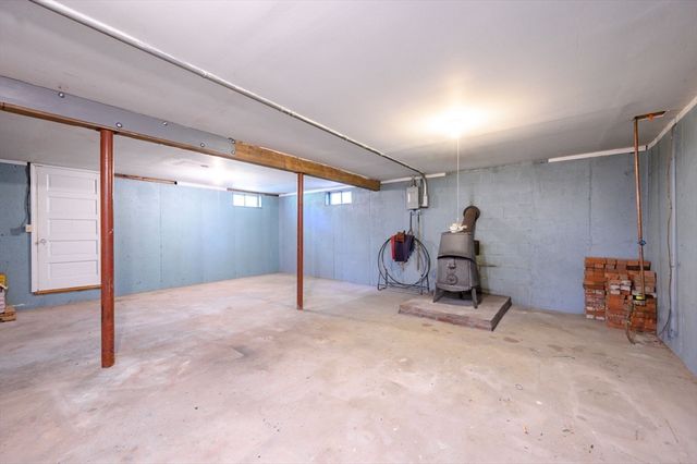 371 Gardner St, Hingham, MA 02043