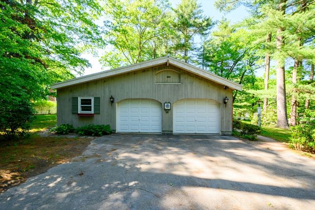371 Gardner St, Hingham, MA 02043