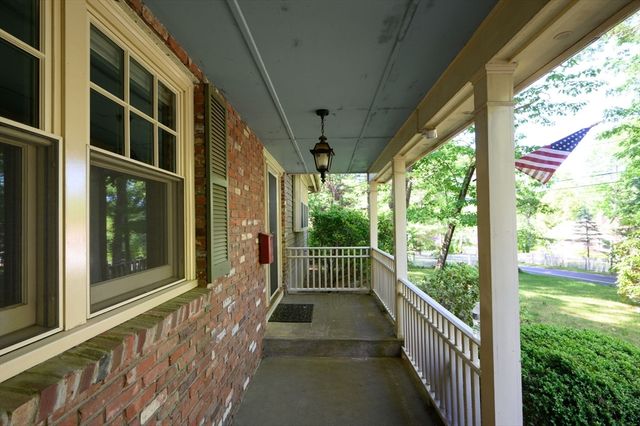 371 Gardner St, Hingham, MA 02043