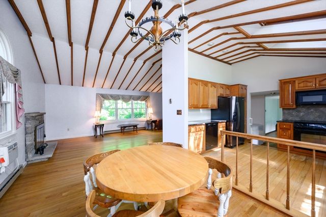 371 Gardner St, Hingham, MA 02043