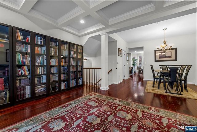 6 Creekside Court, Secaucus, NJ 07094