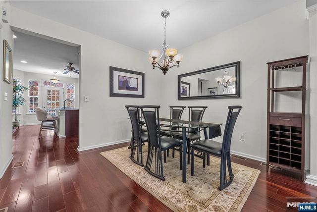 6 Creekside Court, Secaucus, NJ 07094