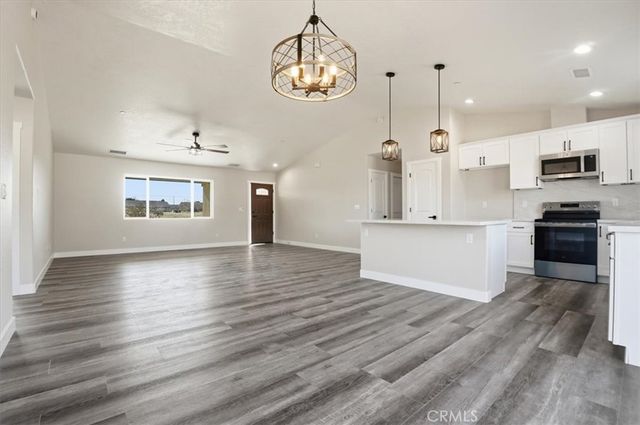 16135 Tawney Ridge Lane, Victorville, CA 92394