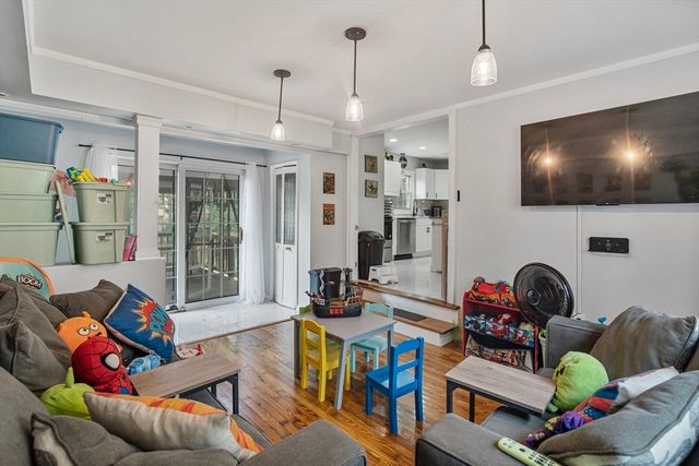 281 Newton Rd, Springfield, MA 01118