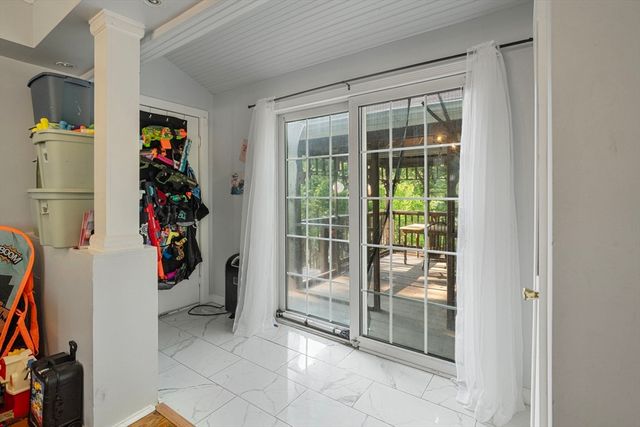 281 Newton Rd, Springfield, MA 01118