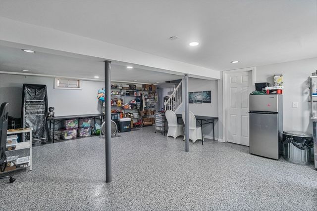 281 Newton Rd, Springfield, MA 01118