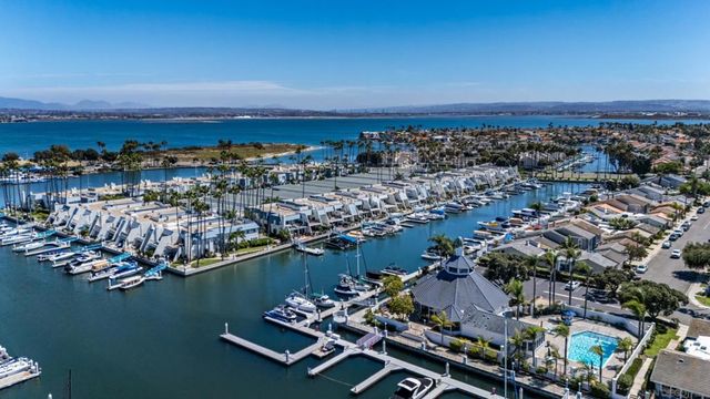 4 Antigua Ct, Coronado, CA 92118