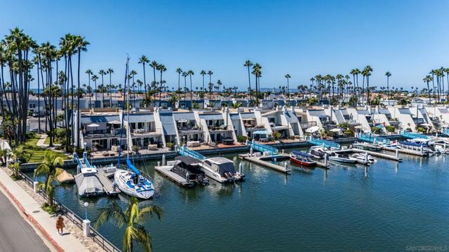 4 Antigua Ct, Coronado, CA 92118