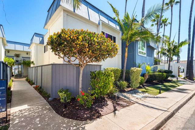 4 Antigua Ct, Coronado, CA 92118