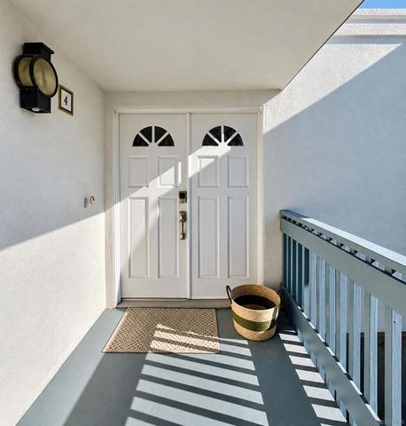 4 Antigua Ct, Coronado, CA 92118
