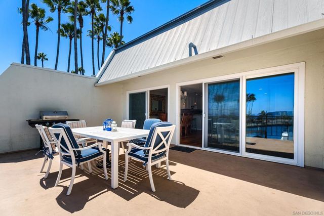 4 Antigua Ct, Coronado, CA 92118