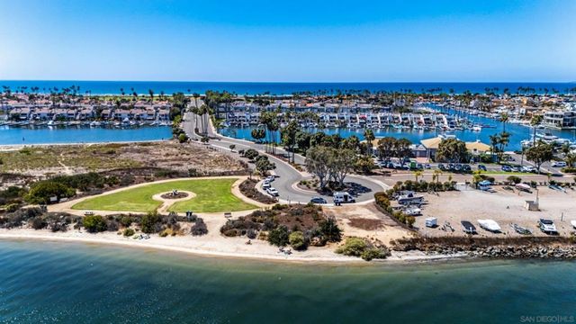 4 Antigua Ct, Coronado, CA 92118