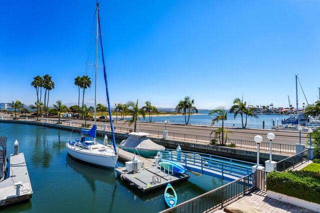 4 Antigua Ct, Coronado, CA 92118