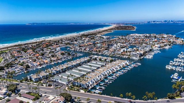 4 Antigua Ct, Coronado, CA 92118