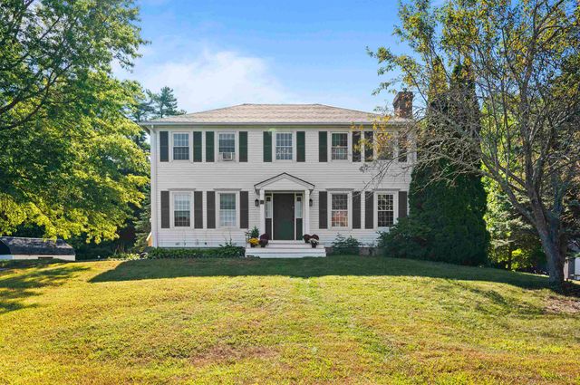 29 Dixon Way, Seabrook, NH 03874