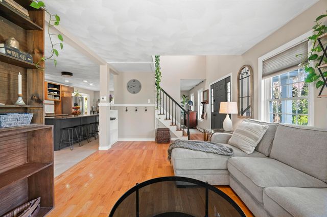 29 Dixon Way, Seabrook, NH 03874