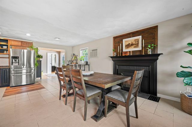 29 Dixon Way, Seabrook, NH 03874