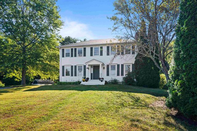 29 Dixon Way, Seabrook, NH 03874