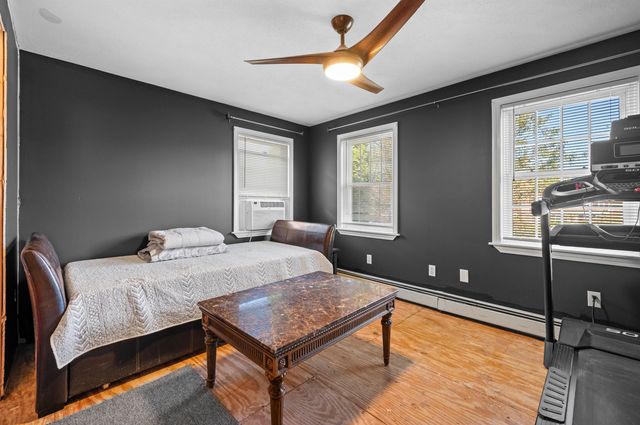 29 Dixon Way, Seabrook, NH 03874