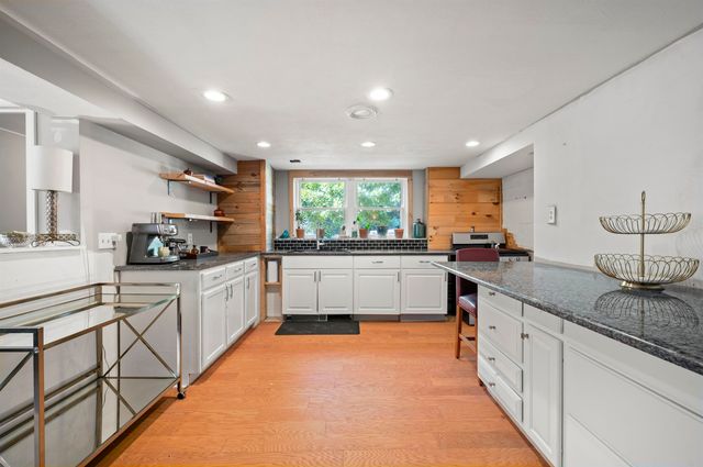 29 Dixon Way, Seabrook, NH 03874