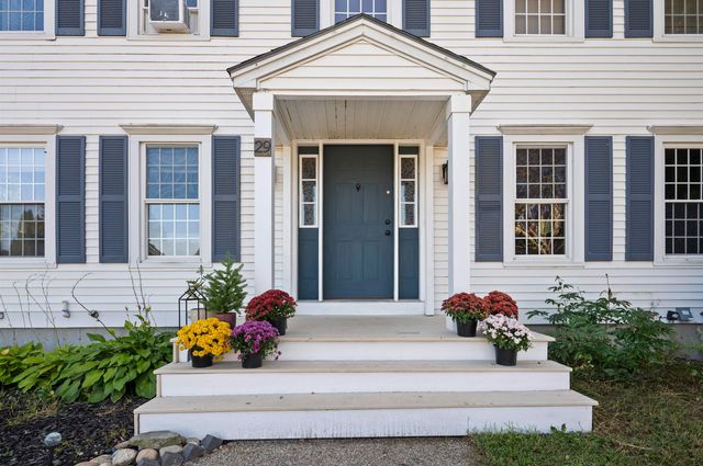 29 Dixon Way, Seabrook, NH 03874