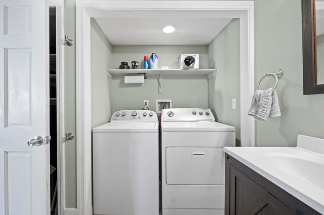 29 Dixon Way, Seabrook, NH 03874