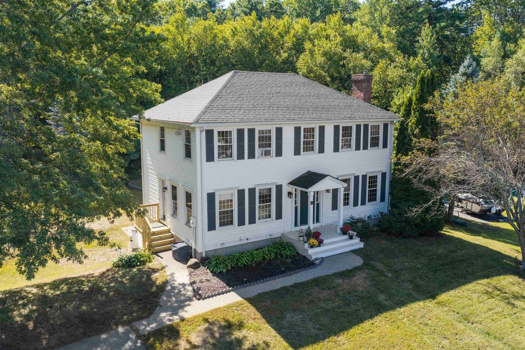 29 Dixon Way, Seabrook, NH 03874