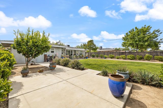 1438 S Church Avenue, Reedley, CA 93654