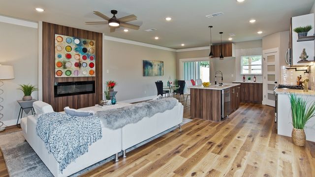 717 Sunset Avenue, Dallas, TX 75208