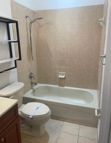 11202 NW 83rd St 221, Doral, FL 33178